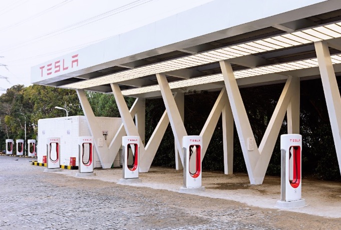120 km range in 5 minutes! Tesla builds first V3 Superchargers in China