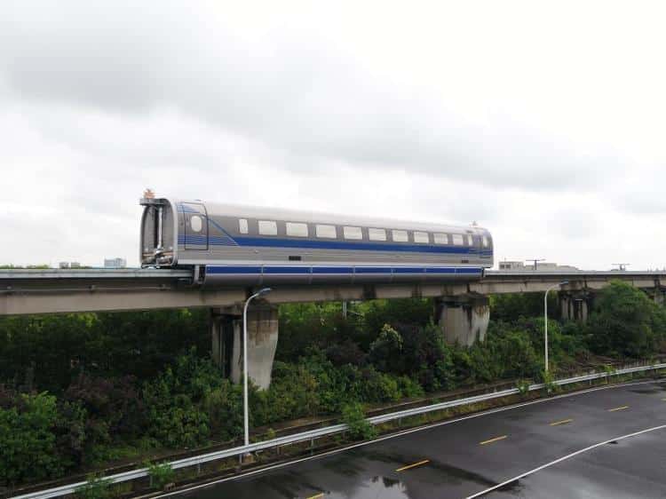 China's 600 km/h high-speed maglev test vehicle completes test run