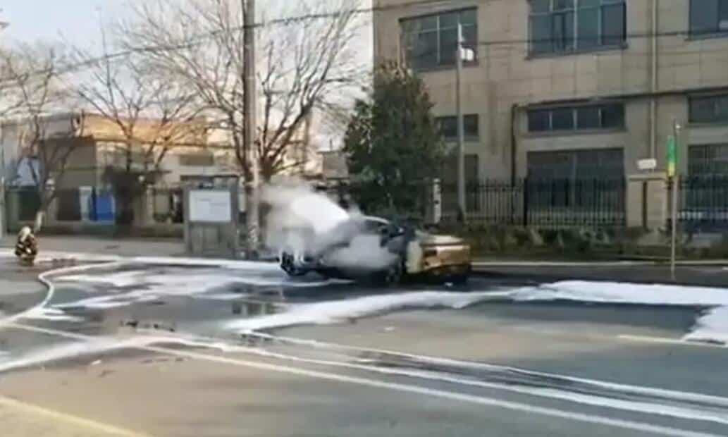 Xpeng P7 said to have spontaneously combusted on the street, first for the model