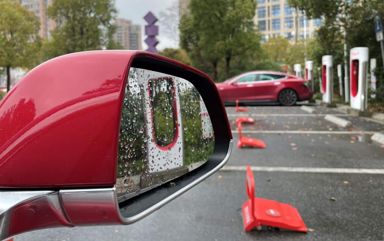 In U-turn, Tesla apologizes for failing to resolve owner's complaints in timely manner