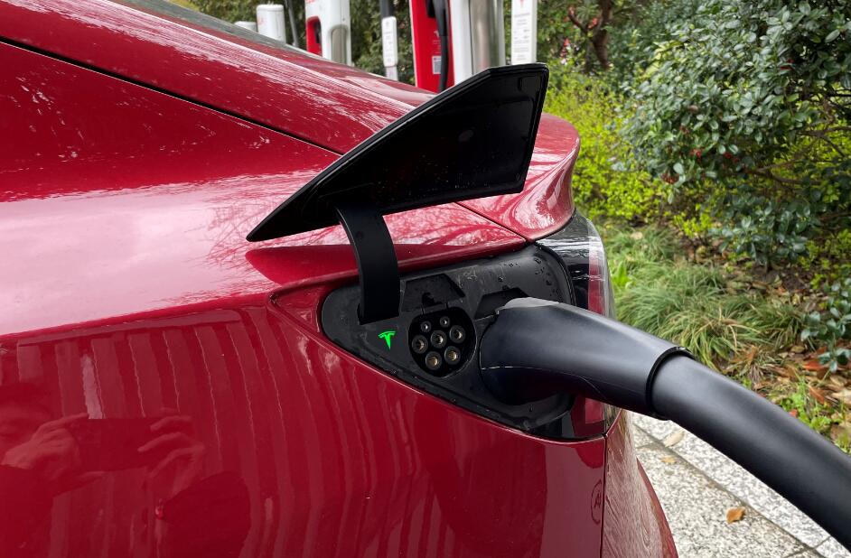 Tencent says it won't jump on car-making bandwagon