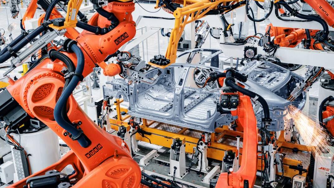 First tooling trial prototypes of Nio ET7 roll off line