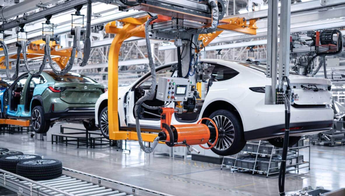 First tooling trial prototypes of Nio ET7 roll off line