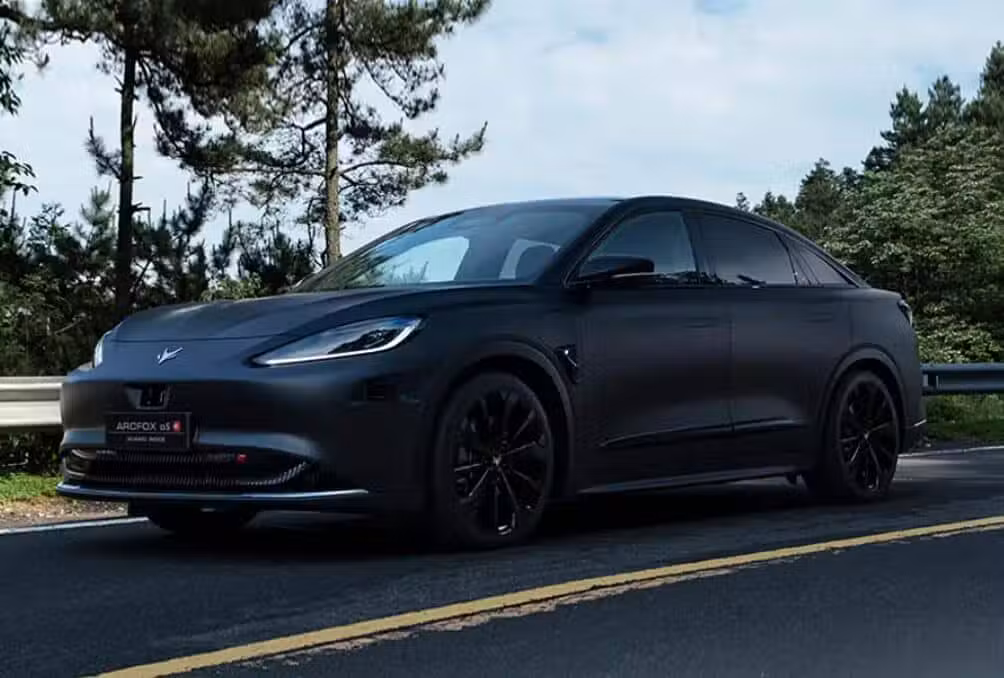 Arcfox α-S with 'Huawei Inside' reportedly to start small-scale deliveries by end of next month