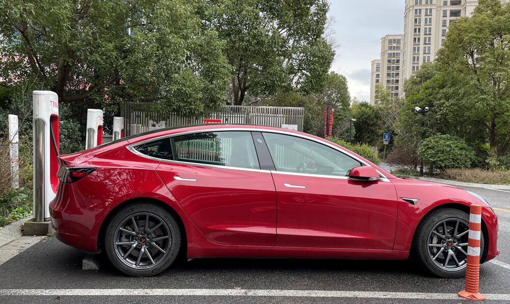 BYD said to have secured Tesla's battery order for 204,000 vehicles per year