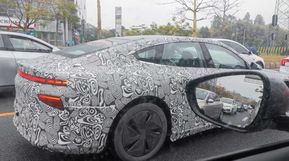 Xpeng P7 sedan with LiDARs may be coming