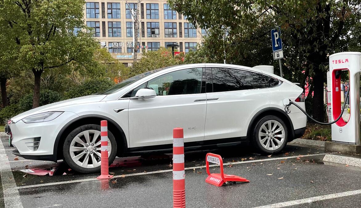 Man ordered to apologize and pay damages to Tesla for defamation