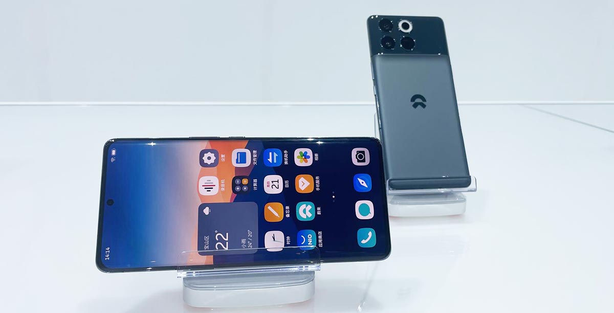 Canalys explains why EV makers, including Nio and Polestar, make smartphones