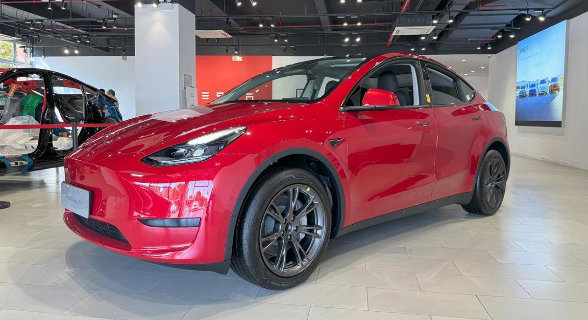 Tesla says standard-range Model Y sold out in China