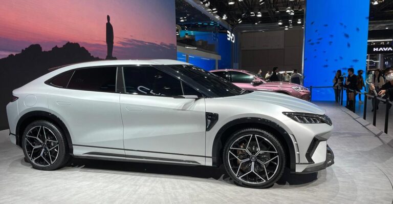 BYD's initial plan for its 2024 sales target is 4 million units, report says