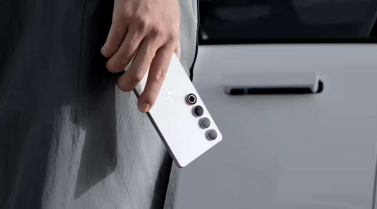 Polestar launches Polestar Phone for <img decoding=