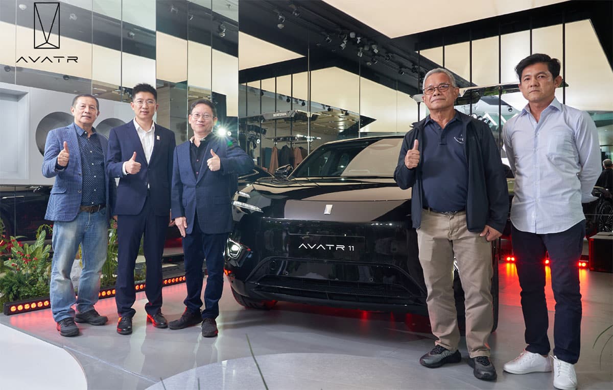 Avatr opens 1st showroom in Thailand, makes 1st local car deliveries