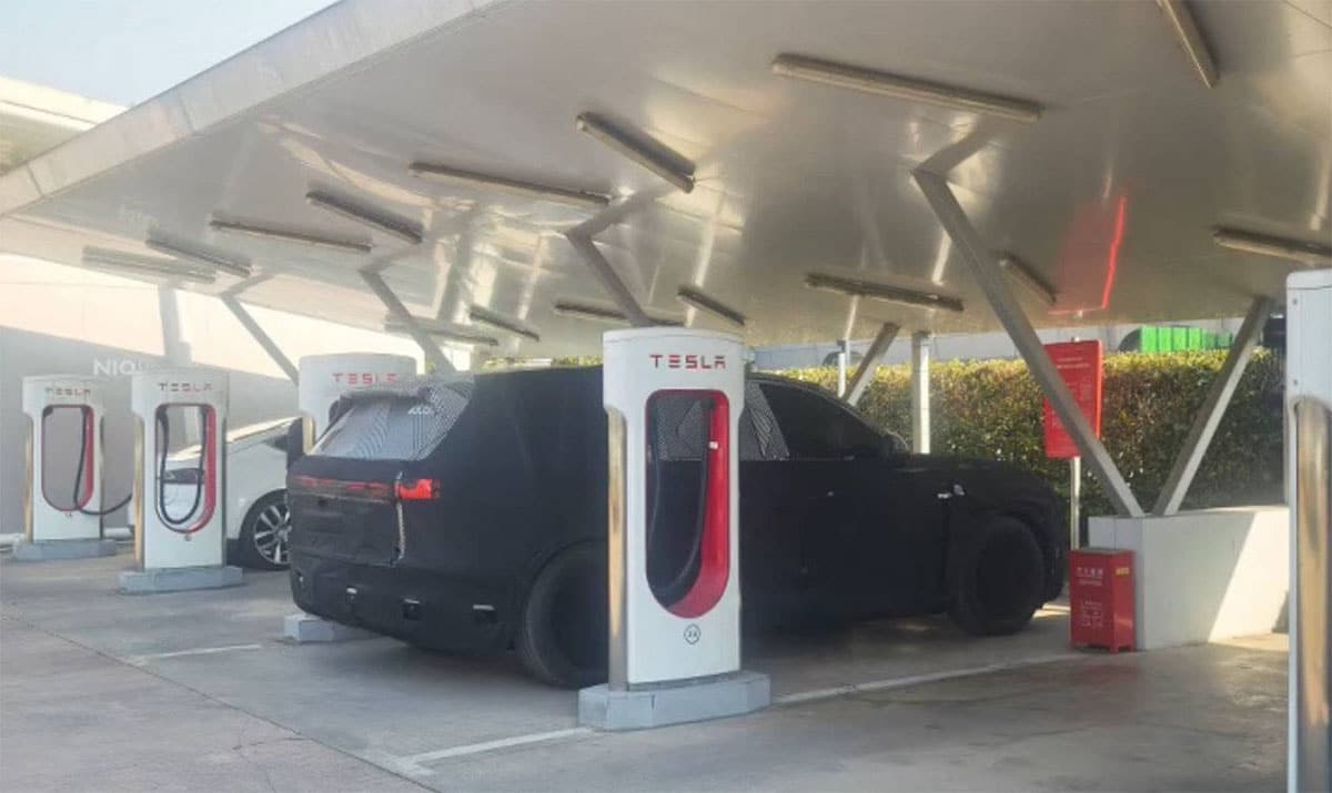 Spy shots reveal new SUV suspected to be Nio Onvo L80