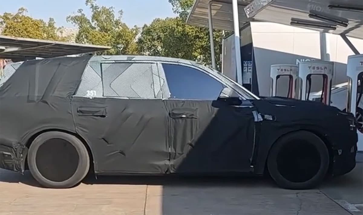 Spy shots reveal new SUV suspected to be Nio Onvo L80