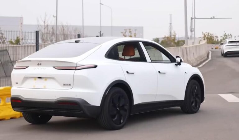 [Video] Nio's new cars can drive autonomously out of factory after finishing production