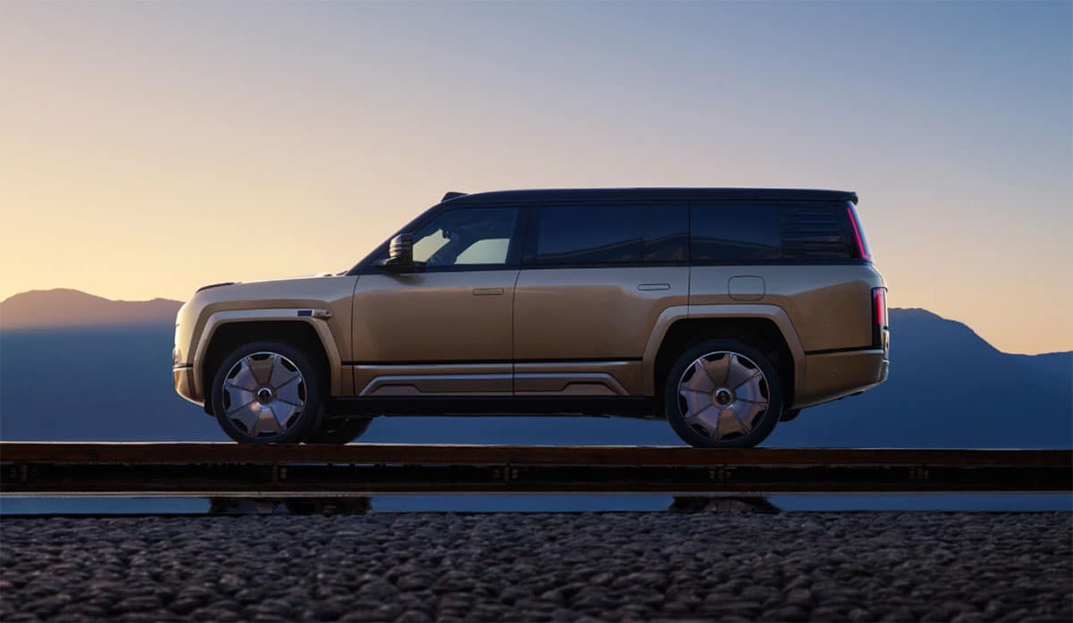 BYD Yangwang teases new SUV U8L for Shanghai auto show