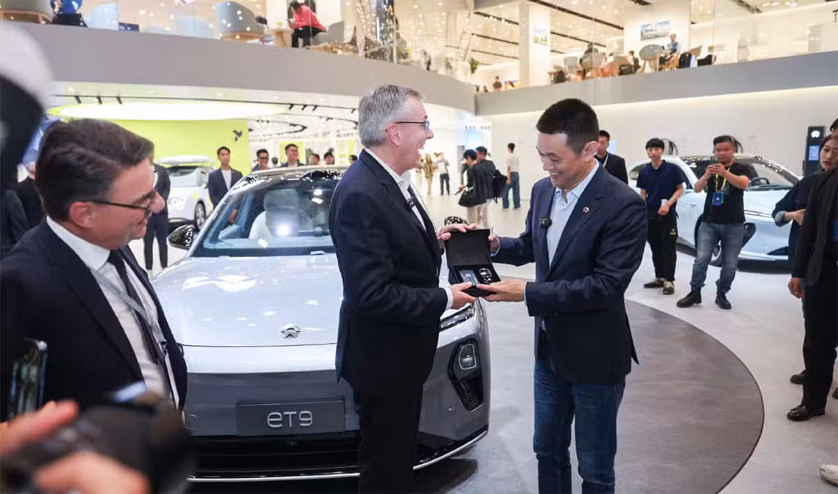 ZF CEO becomes 1st expat owner of Nio ET9