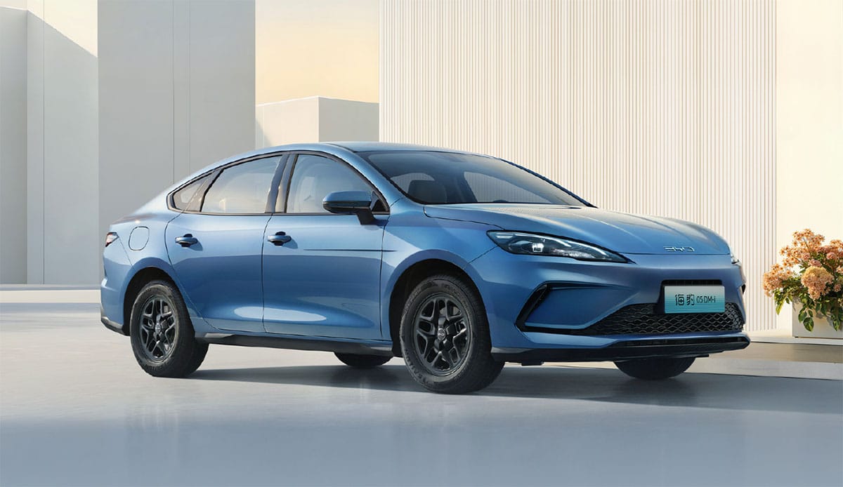 BYD launches 2026 Seal 05 DM-i hybrid sedan, starting at $11,180