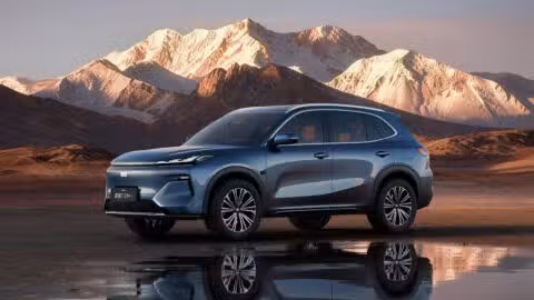 Geely Galaxy launches updated Starship 7 EM-i hybrid SUV starting at ,470