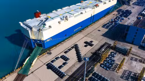 Xpeng begins large-scale shipments of updated P7+ to overseas markets